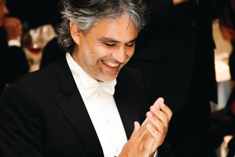 A sorpresa Andrea Bocelli incanta i fedeli di una Chiesa a Miami