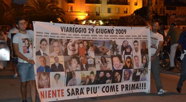 Strage di Viareggio. L&#8217;appello dei familiari letto da Marco Piagentini prima di Cgc-Porto