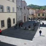 piazza san bernardino camaiore (foto Pomella)