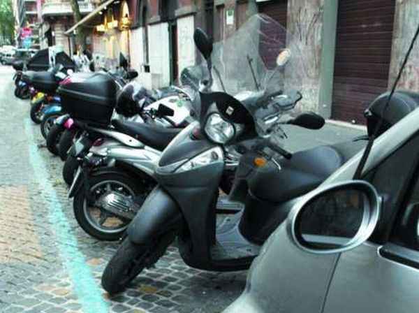 250 NUOVE AREE DI SOSTA PER SCOOTER IN PIAZZA D’AZEGLIO E PIAZZA MARIA LUISA