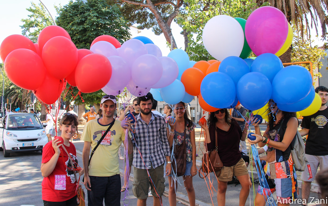 TORRE DEL LAGO APRE LA NUOVA ERA DELLA GAY PARADE