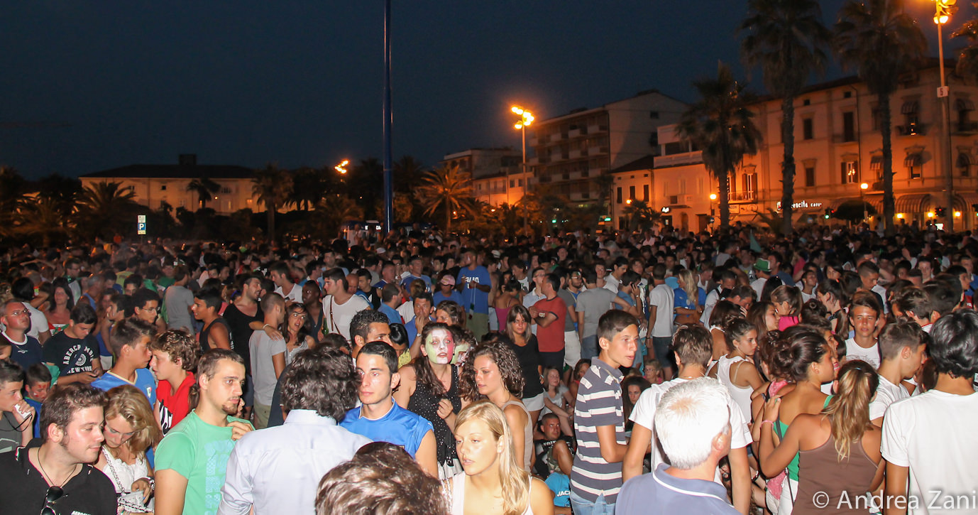 Viareggio, un Capodanno in piazza in tono dimesso