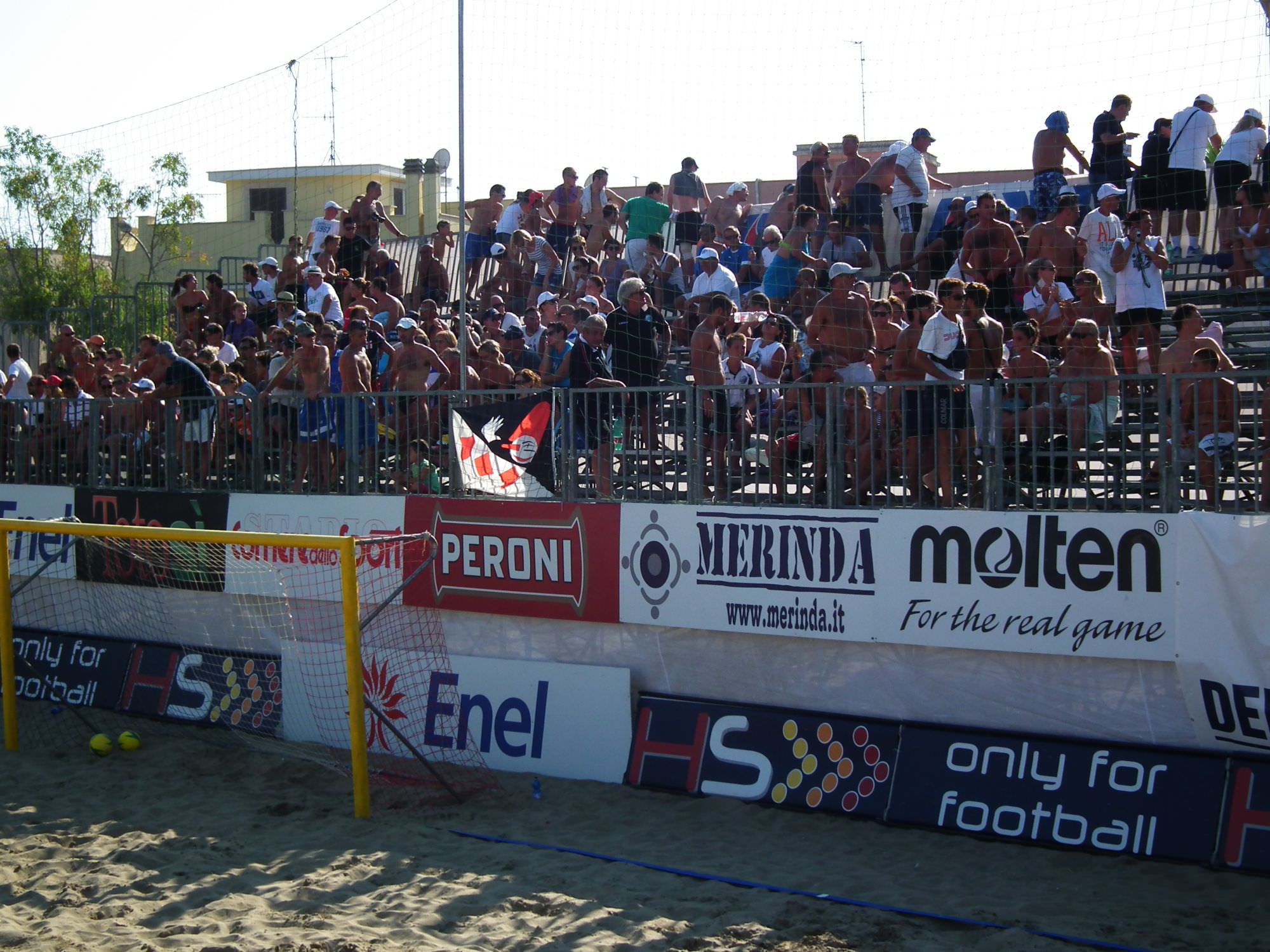 FINALE BEACH SOCCER, EMOZIONI IN TV CON LA BANDIERA DI BURLAMACCO