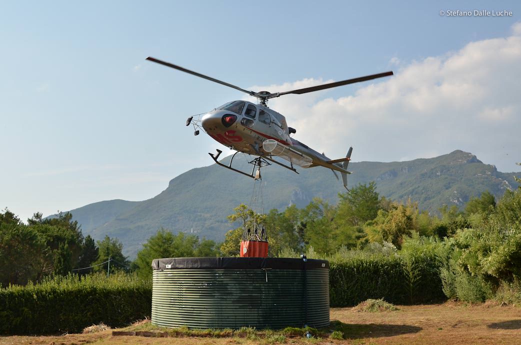 Sei elicotteri a spegnere 5 incendi: è emergenza in Toscana