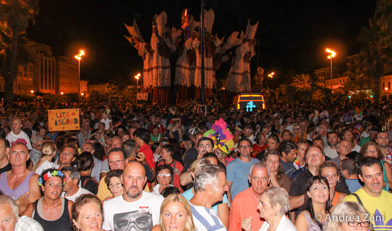 CARNEVALE, LITE SANTINI-VIAREGGIO PATRIMONIO SULLE TORRI-FARO IN PASSEGGIATA