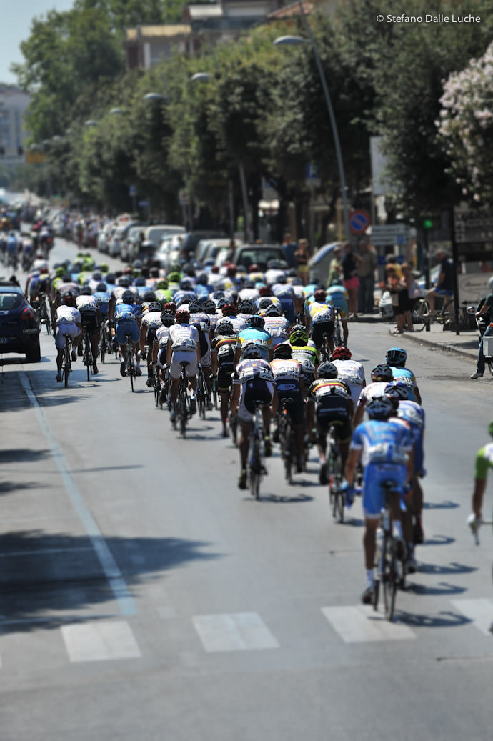 …E IMPROVVISAMENTE TUTTI SCOPRONO LA CORSA FIRENZE-MARE