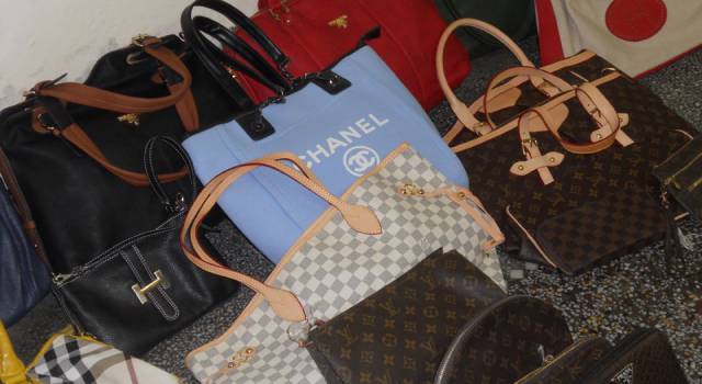 Diciottomila borse contraffatte sequestrate: erano destinate anche al mercato di Forte