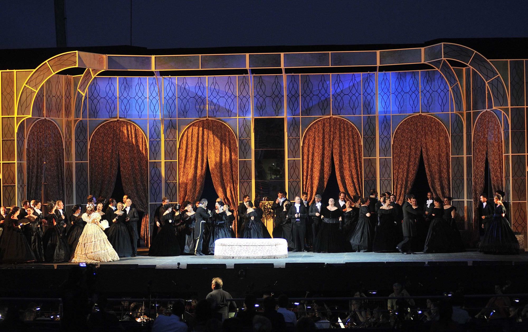 RENAISSANCE TUSCANY PORTA I SUOI  OSPITI AL PUCCINI FESTIVAL DI TORRE DEL LAGO