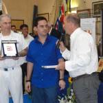 CF Vitiello premia un giovane Uff.le _ CF Vitiello premia un giovane Uff.le