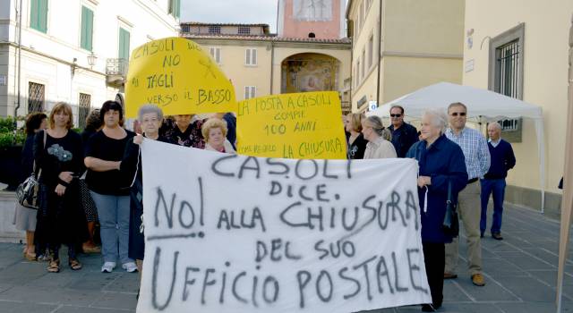 Chiusura uffici postali, manifestazioni in tutta la Toscana