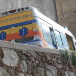ambulanza (foto Marco Pomella)