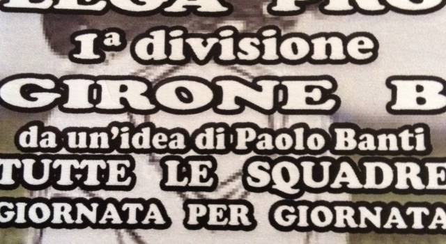 UN CALENDARIO CARTACEO PER SEGUIRE LE GARE DEL VIAREGGIO CALCIO