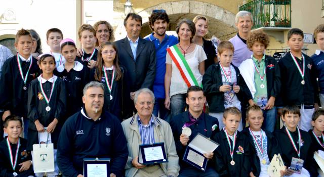 Vizzoni, Tesconi e Pardini: Camaiore premia gli olimpionici versiliesi