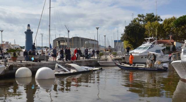 AFFONDA MOTOSCAFO NEL CANALE BURLAMACCA, INTERVIENE CAPITANERIA DI PORTO