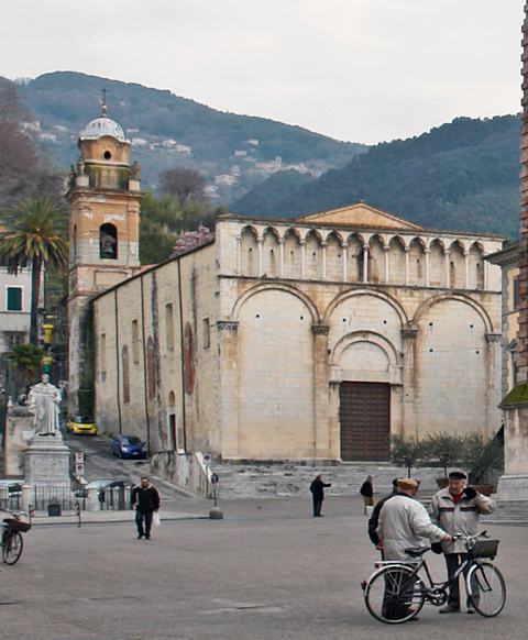 PIETRASANTA, ARRIVA IL CONSIGLIO COMUNALE APERTO SULLA LUNETTA DI MITORAJ