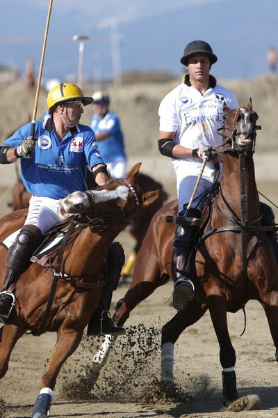 Campo di gara allagato, gare della Viareggio Polo Beach Cup rinviate a domani