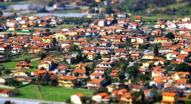 Muore bambino di cinque mesi, Massarosa in lutto