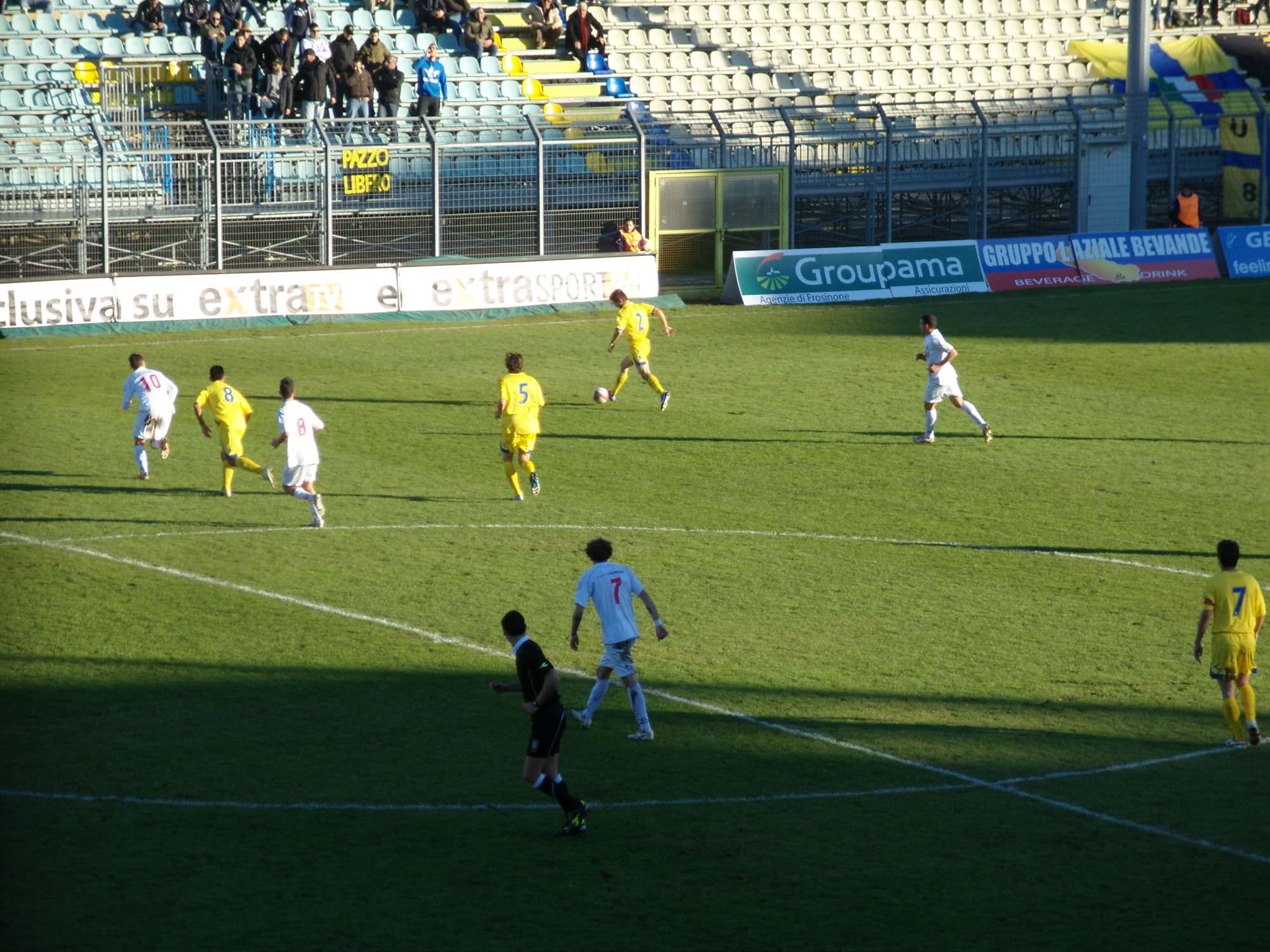 È TORNATO IL VIAREGGIO CHE NON SI ARRENDE MAI: CONSON DISILLUDE IL FROSINONE AL 94′