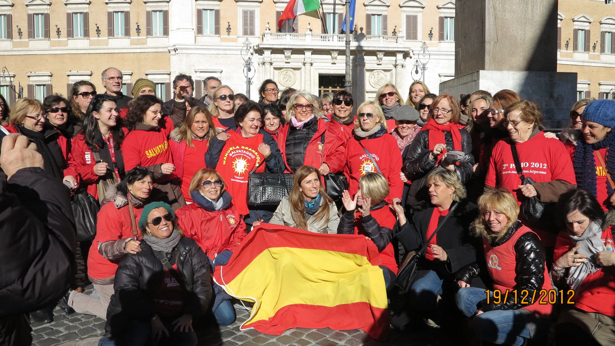 BALNEARI, TANTA GENTE AL SIT-IN DI “DONNE D’A-MARE” DAVANTI A MONTECITORIO