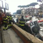 auto nel burlamacco, incidente (foto Andrea Zani)
