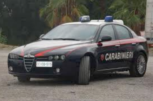 Non si ferma all&#8217;alt dei Carabinieri e fugge in macchina, arrestata 27enne