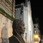 mostra piazza sera