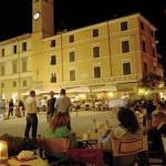 piazza duomo pietrasanta sera