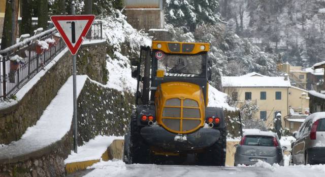 Neve, riaperte al traffico le strade provinciali interrotte