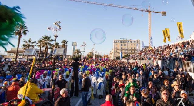Carnevale di Viareggio, al sorteggio il personale alle porte: oltre 1.000 le domande presentate