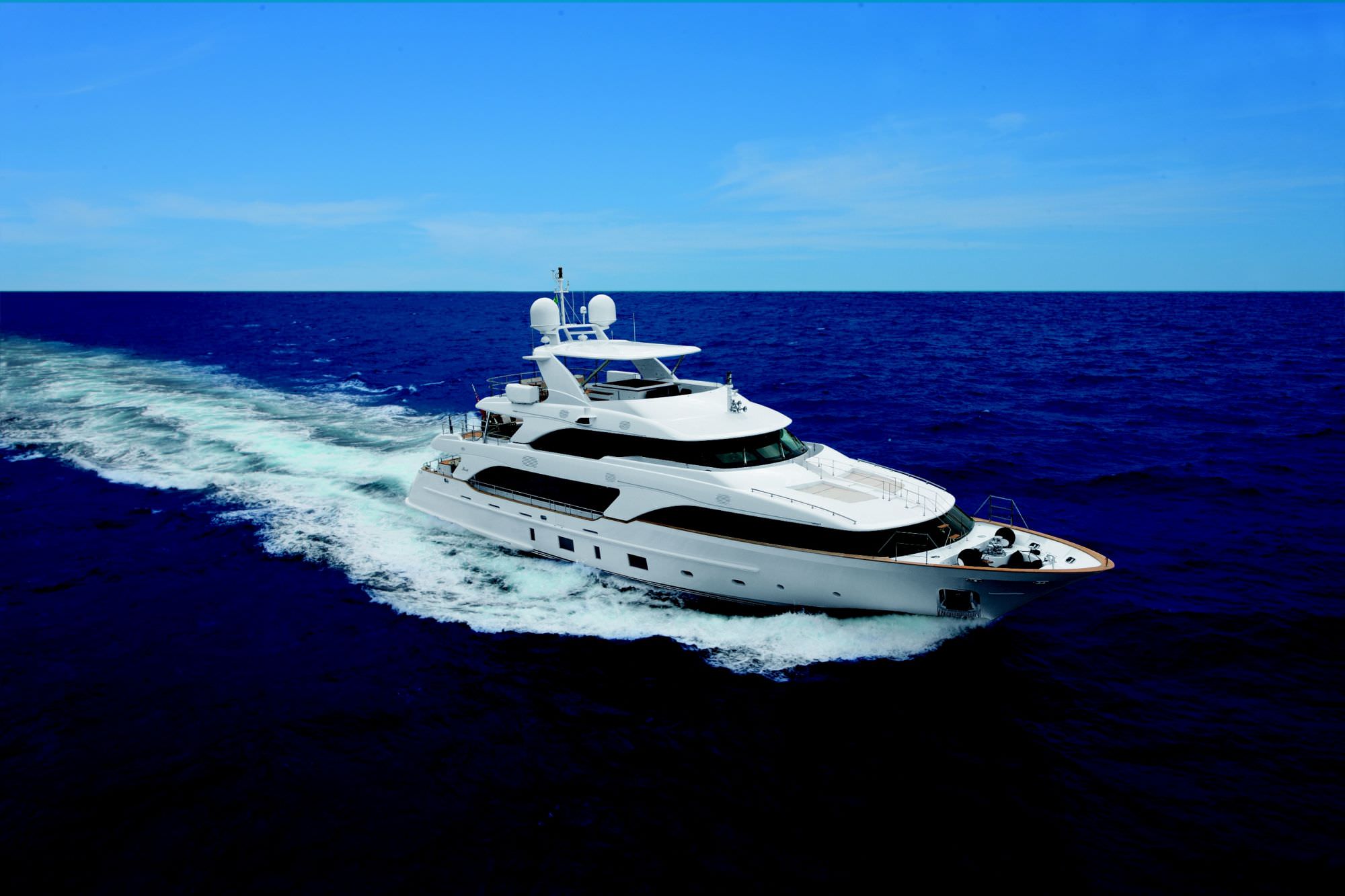 BENETTI AL SALONE DI MIAMI CON IL CLASSIC 121′ E DIAMONDS ARE FOREVER