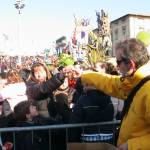 Foto consegna mazzolino Carnevale