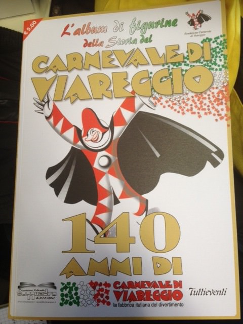 140 ANNI DI STORIA DEL CARNEVALE DI VIAREGGIO IN UN ALBUM DI FIGURINE