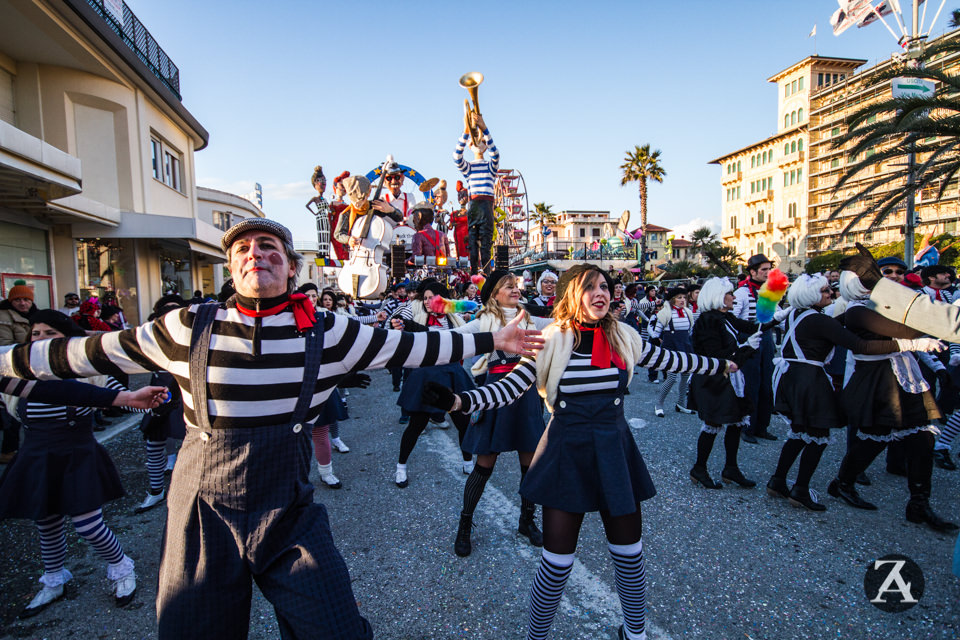 CARNEVALE, BOOM DELLE COREOGRAFIE A TERRA. PIERACCINI: “ISTITUZIONALIZZIAMOLE NEL BANDO DI CONCORSO”