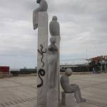 statua lido imbrattata (foto Open One Art Gallery)
