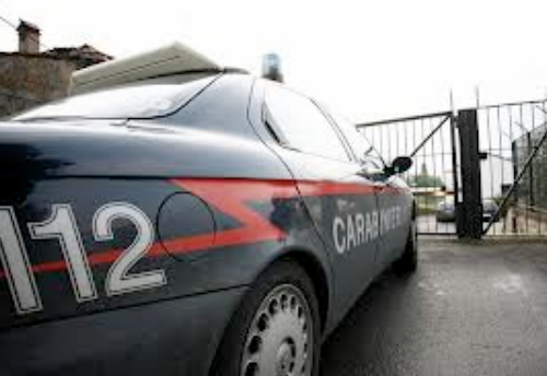Furto in casa, i carabinieri pizzicano il ladro con le mani nel sacco