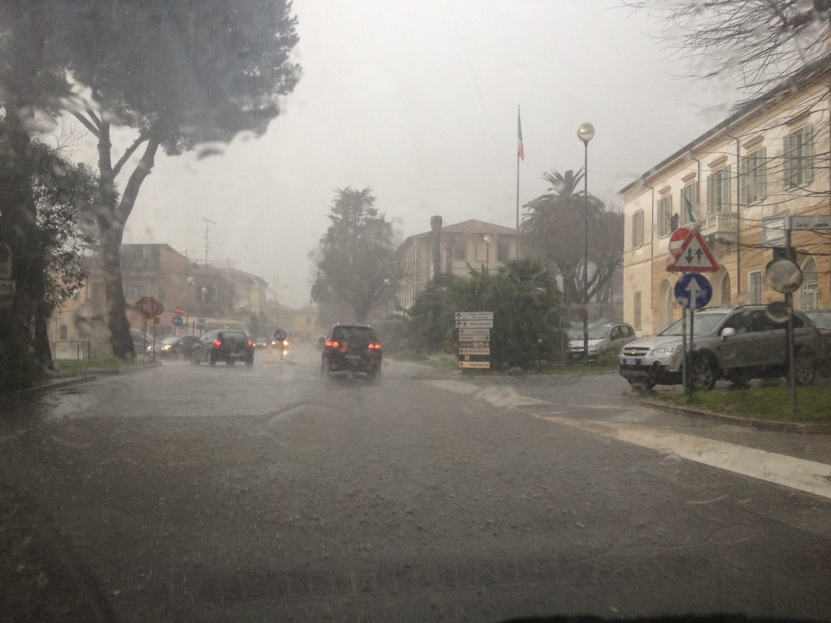 Raffiche di vento e mare agitato, allerta meteo in Versilia per due giorni