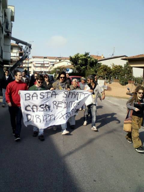 Viareggio, arriva lo sfratto anche all’Unione Inquilini. Di Beo: “Rifondazione partito morto”