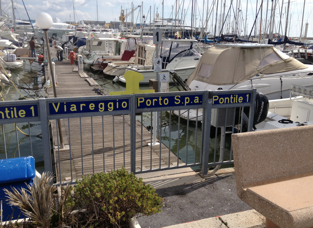 Viareggio Porto, il liquidatore contro Santini: “Prima non c’era un registro delle barche”