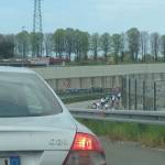 traffico - gara ciclisti (foto Marco Pomella)
