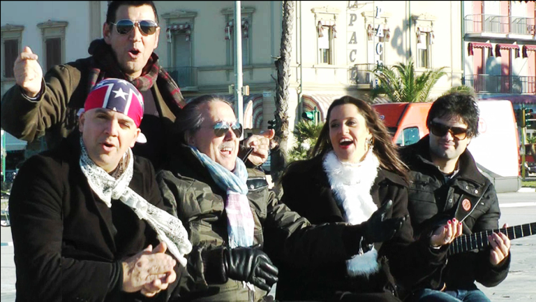 IL CARNEVALE DI VIAREGGIO SU UN GIORNALE POLACCO GRAZIE AL BRANO “VIAREGGIO È MAGICA”