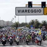 gruppo esce da viareggio