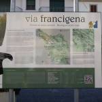via francigena (cartello sbagliato, senza Camaiore) (foto gruppo Archeologico Camaiore)
