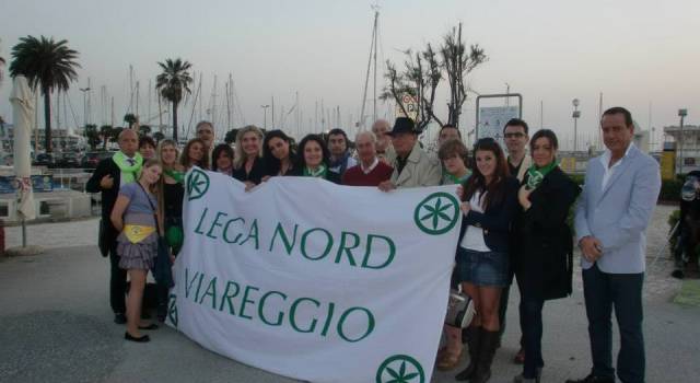 I candidati della Lega Nord a Viareggio ripuliscono piazze e giardini al Marco Polo