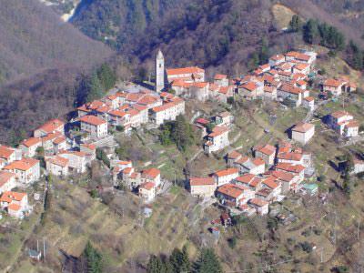 Interrotta al traffico la strada comunale di Farnocchia