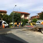gaia - lavori per tubatura acqua - massarosa - via sarzanese (foto Paolo Salvetti)