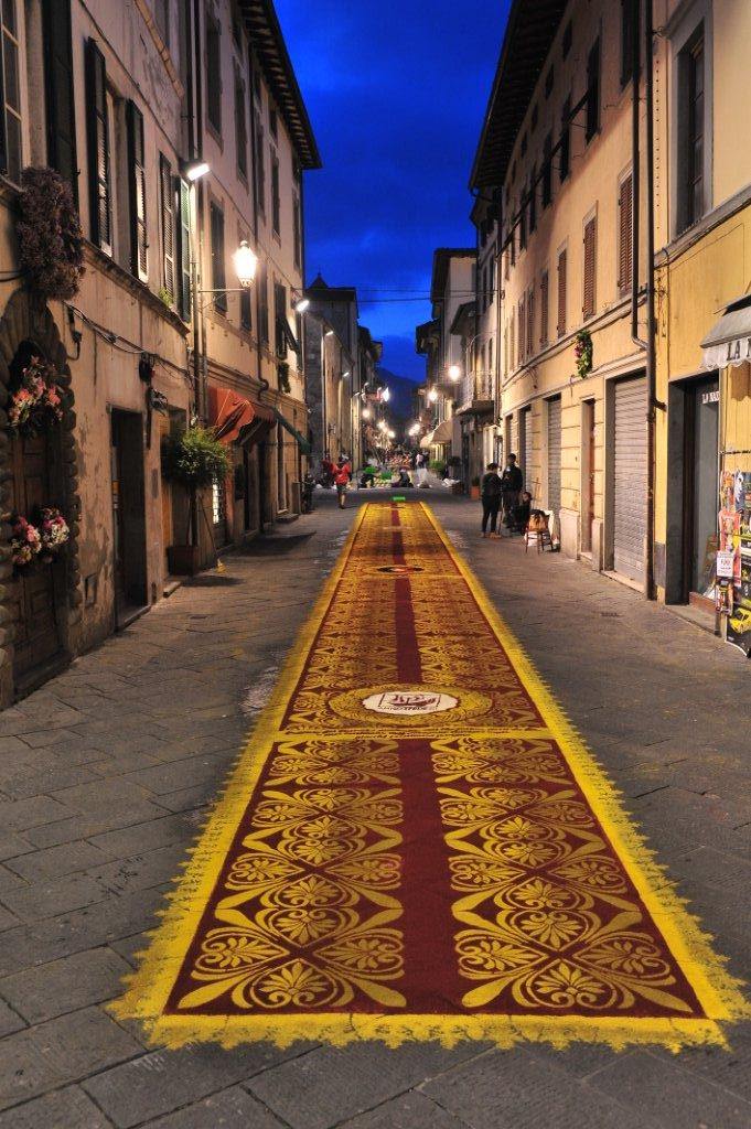 Camaiore, i tappetari alla Notte Bianca di Firenze
