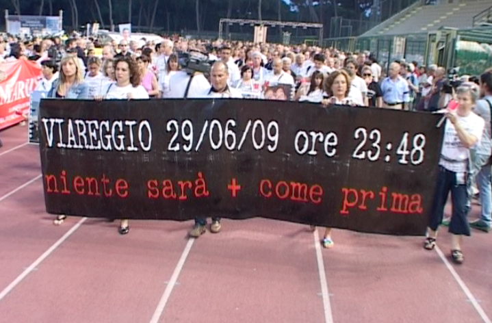 “Renzi passi dalle parole ai fatti, niente prescrizione dei reati della strage di Viareggio”