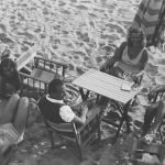 turisti in spiaggia (foto VT)