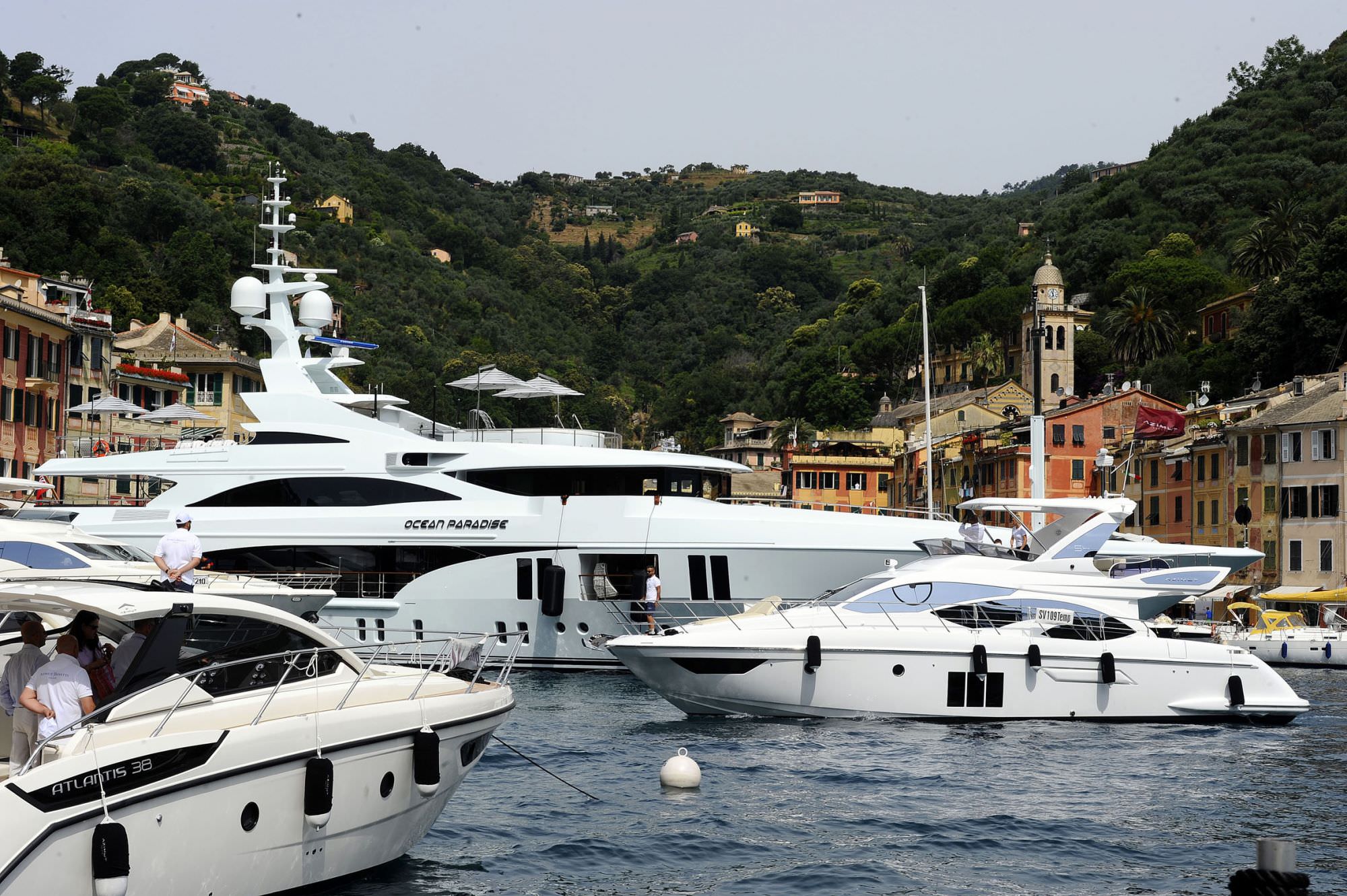 AZIMUT BENETTI METTE IN MOSTRA LE SUE CREAZIONI ALLO YACHTING GALA DI PORTOFINO