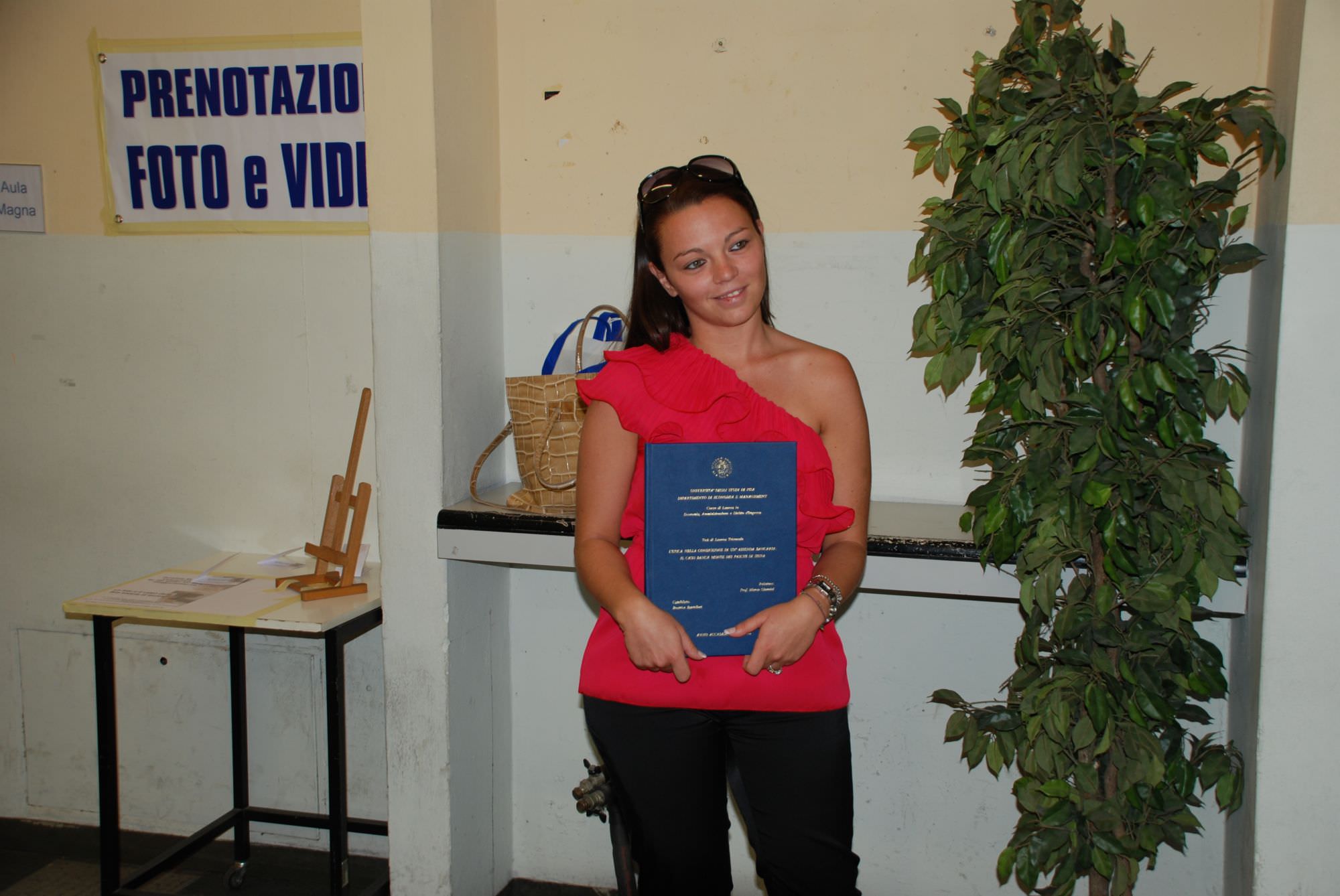 CONGRATULAZIONI ALLA NEO-DOTTORESSA BEATRICE BARTELLONI